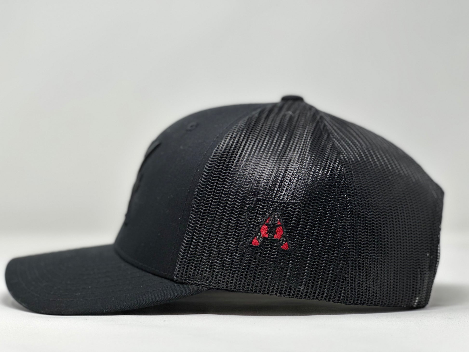 AZ48 Compass Black/Black Trucker Hat